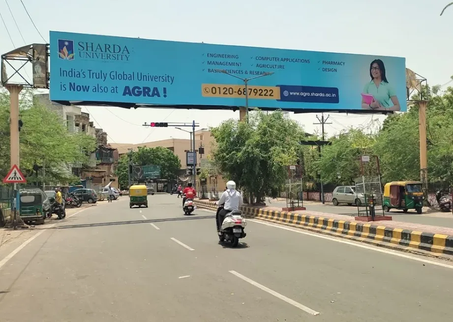 Gantry advertisement